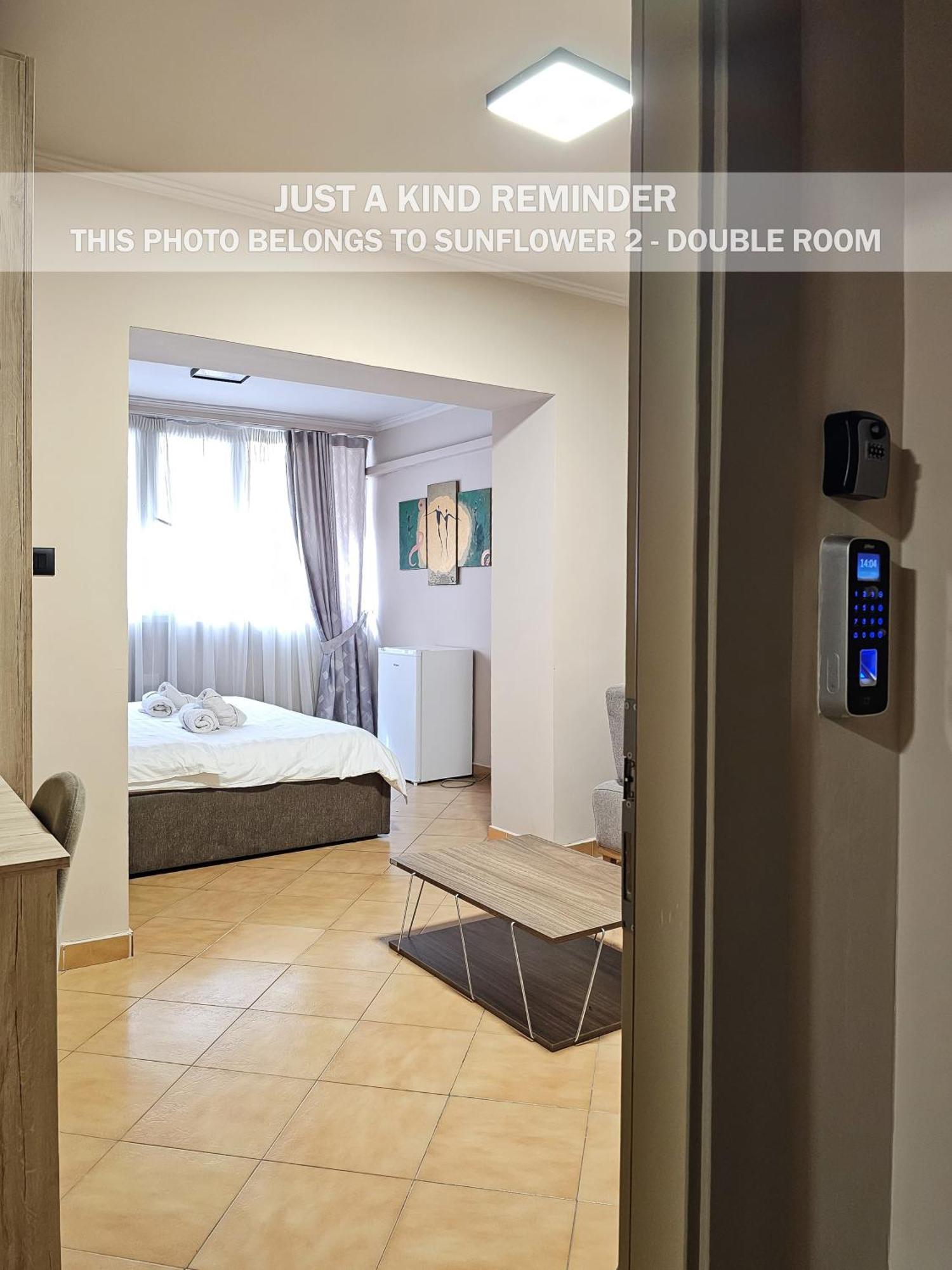 Sunflower Rooms Тирана Экстерьер фото