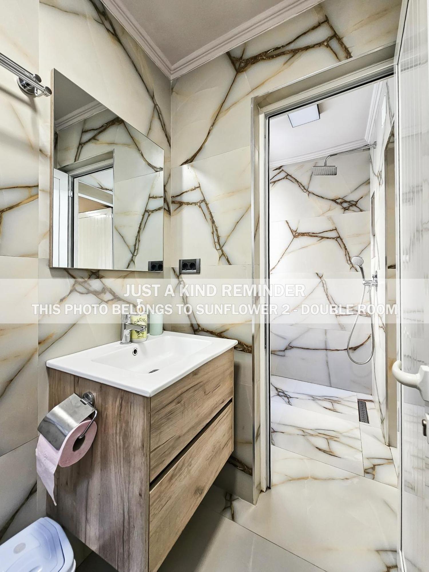 Sunflower Rooms Тирана Экстерьер фото