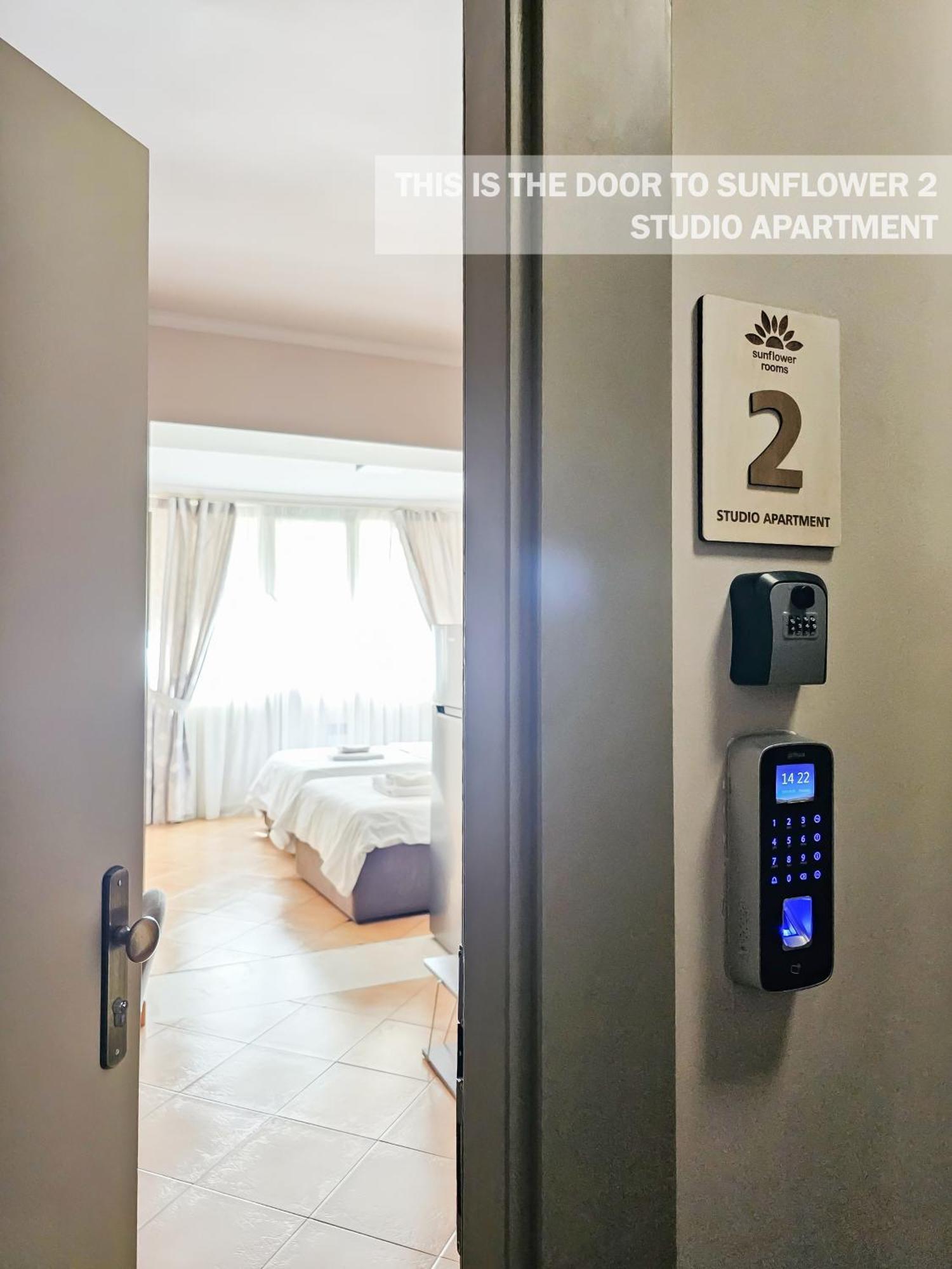 Sunflower Rooms Тирана Экстерьер фото