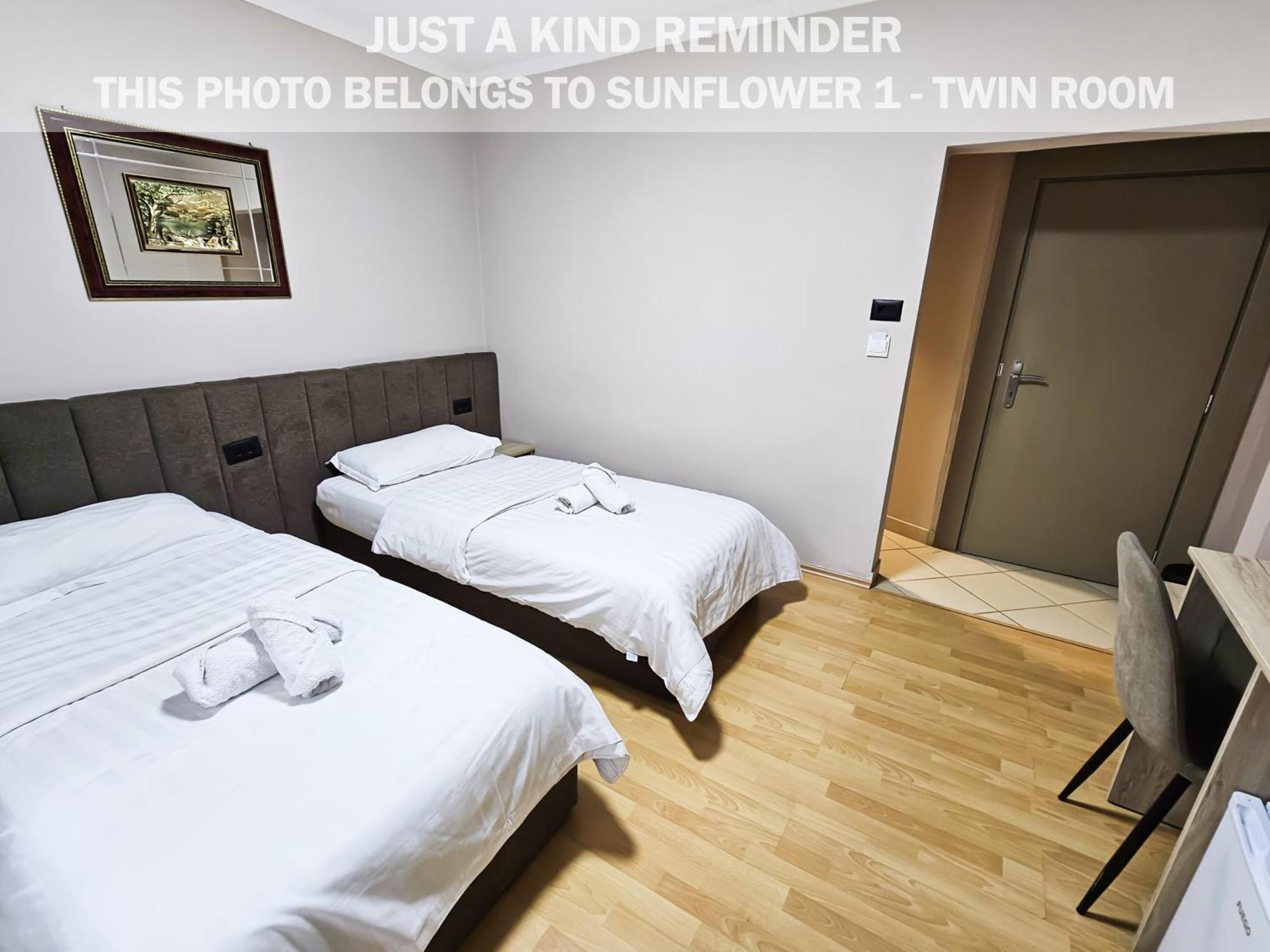 Sunflower Rooms Тирана Экстерьер фото