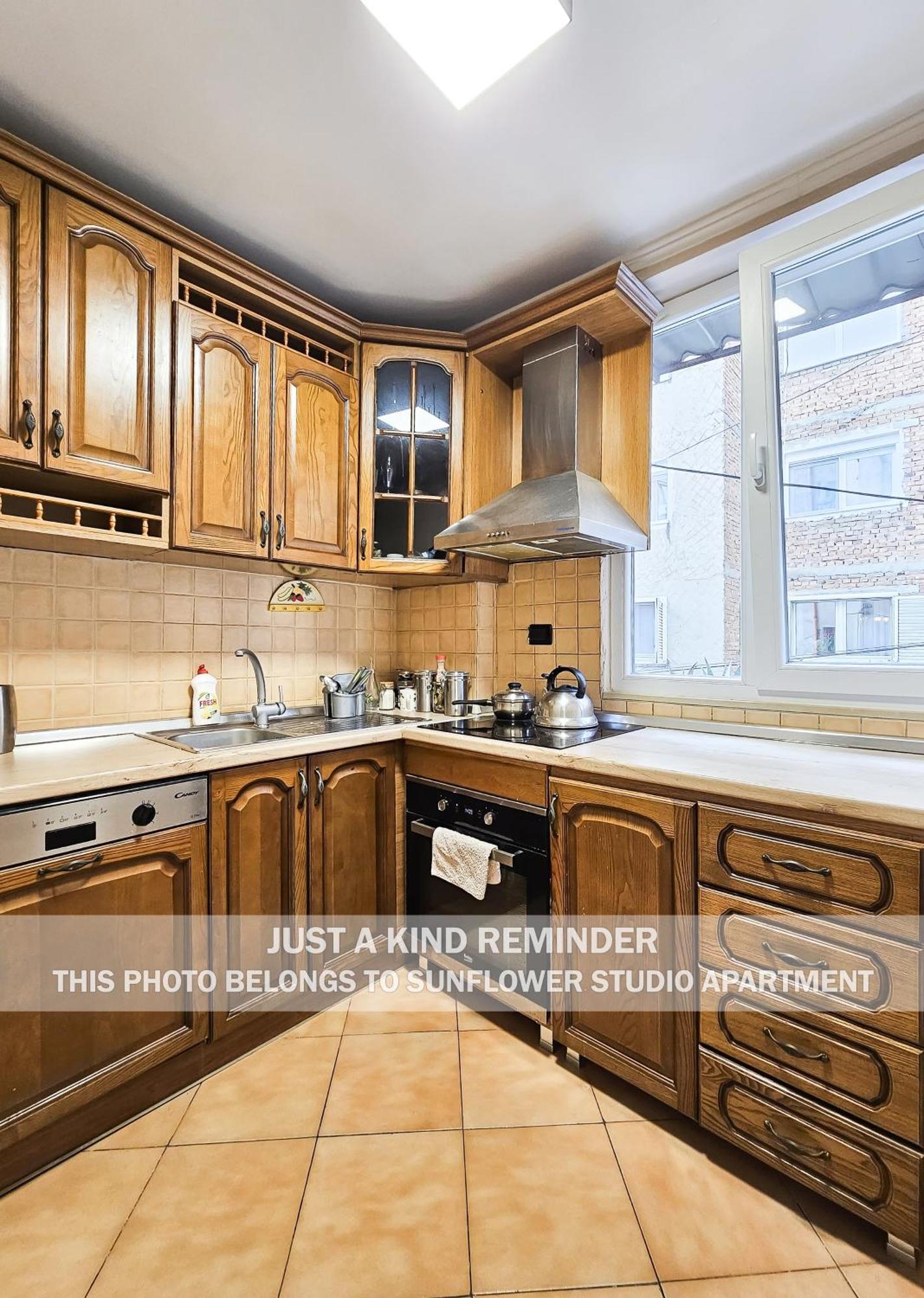 Sunflower Rooms Тирана Экстерьер фото